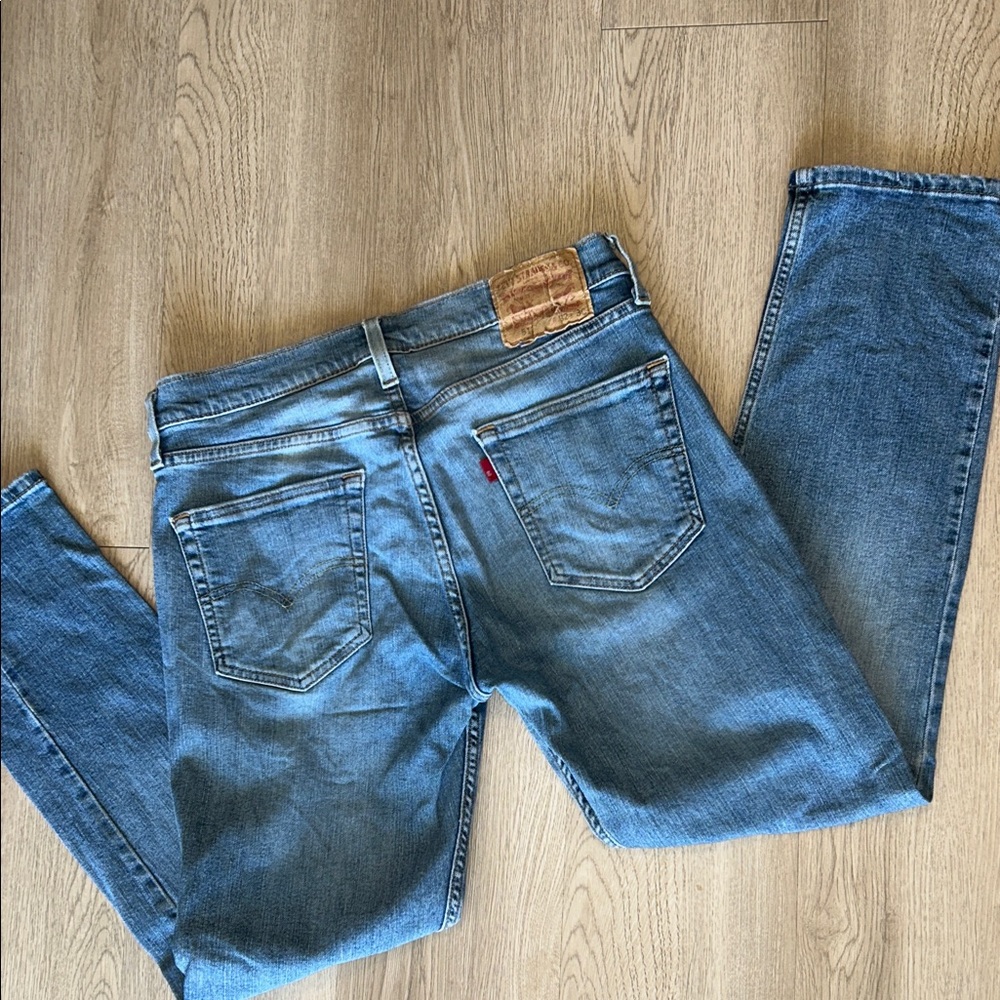 Levi's Classic Blue Straight Jeans